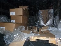 Planen aufgeschlitzt Bild: Planen aufgeschlitzt