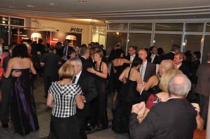 Ärzte- und Apothekerball im Autohaus Peter
