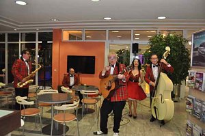 Ärzte- und Apothekerball im Autohaus Peter