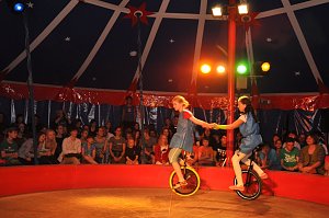 Quirliger Varietéabend zum Zirkusfestival