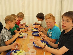 Der erste Tag im Handwerker-Camp