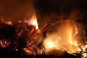 Pfingstfeuer in Obergebra - die Zweite