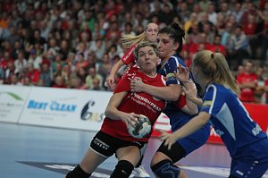 THC gewinnt erstes Champion League Spiel klar mit 33:20