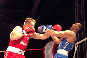Boxnacht in der Nordhäuser Ballspielhalle