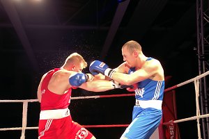 Boxnacht in der Nordhäuser Ballspielhalle