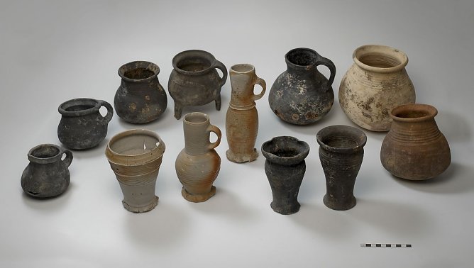 Gefäßensemble 13 -14 Jahrhundert (Foto: Stadtverwaltung Nordhausen) Gefäßensemble 13 -14 Jahrhundert (Foto: Stadtverwaltung Nordhausen)