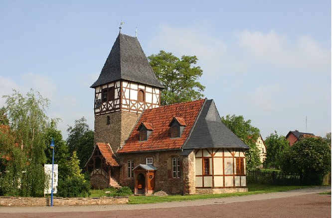 Tour Nummer eins startet an der Kirche in Ditticherode (Foto: Pressestelle Landratsamt) Tour Nummer eins startet an der Kirche in Ditticherode (Foto: Pressestelle Landratsamt)