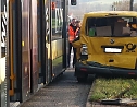 Postauto und Stra&szlig;enbahn stie&szlig;en in Nordhausen-Ost zusammen (Foto: privat)