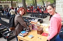 B&uuml;cherflohmarkt des Kinderkirchenladens auf dem Blasiikirchplatz in Nordhausen (Foto: Angelo Glashagel)