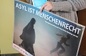 Ausstellung "Asyl ist Menschenrecht" im Foyer des Landratsamtes (Foto: Angelo Glashagel)