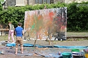 Actionpainting an der Jugendkunstschule (Foto: Angelo Glashagel)