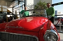 Die beiden Peters am Skoda-Oldtimer (Foto: nnz)
