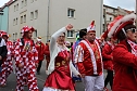 Närrinnen und Narren ziehen durch die Stadt (2) (Foto: Karl-Heinz Herrmann) Närrinnen und Narren ziehen durch die Stadt (2) (Foto: Karl-Heinz Herrmann)