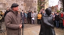 Luther-Denkmal vor der Blasii-Kirche eingeweiht (Foto: Angelo Glashagel) Luther-Denkmal vor der Blasii-Kirche eingeweiht (Foto: Angelo Glashagel)