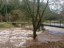 Hochwasser an der Bere: Brücke in Niedersachswerfen (Foto: Susanne Schedwill) Hochwasser an der Bere: Brücke in Niedersachswerfen (Foto: Susanne Schedwill)