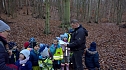 Spatzenkinder erkunden den Wald (Foto: privat) Spatzenkinder erkunden den Wald (Foto: privat)