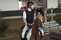 Hoch zu Ross &uuml;ber viele Hindernisse durch die Halle (Foto: Kurt Frank)