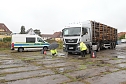 Holzlasterkontrolle in Niedersachswerfen (Foto: S. Dietzel) Holzlasterkontrolle in Niedersachswerfen (Foto: S. Dietzel)