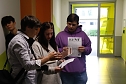 An der Lessing-Schule wurde gestern die dritte Runde des "Tags in der Praxis" mit einer Berufsmesse eingeläutett (Foto: agl) An der Lessing-Schule wurde gestern die dritte Runde des "Tags in der Praxis" mit einer Berufsmesse eingeläutett (Foto: agl)