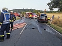 Drei Verletzte und ein ausgebranntes Fahrzeug - das ist die Bilanz nach einem Unfall bei Gro&szlig;lohra (Foto: S. Dietzel)