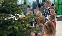 Weihnachtsbaumschm&uuml;cken bei Skoda in Nordhausen (Foto: red)