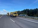 Verungl&uuml;ckter Bus an der A38 (Foto: S. Dietzel)