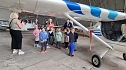 Besuch auf dem Flugplatz (Foto: Kita Bielen ) Besuch auf dem Flugplatz (Foto: Kita Bielen )