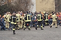 &Uuml;bergabe des Friedenslichts aus Bethlehem an die Kreisjugendfeuerwehren. (Foto: vgf)