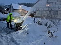 Schneeschippen mit mechanischer Hilfe (Foto: Susanne Schedwill)