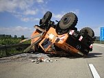 Unfall mit Unimog (Foto: Berufsfeuerwehr) Unfall mit Unimog (Foto: Berufsfeuerwehr)