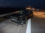 Crash auf der Autobahn (Foto: Berufsfeuerwehr) Crash auf der Autobahn (Foto: Berufsfeuerwehr)