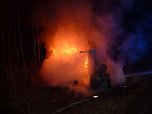 Brennendes Auto (Foto: Berufsfeuerwehr) Brennendes Auto (Foto: Berufsfeuerwehr)