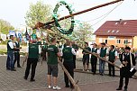 Maibaum in Bielen gesetzt (Foto: nnz)