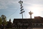 Maibaum in Bielen gesetzt (Foto: nnz)
