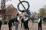 Maibaum in Bielen aufgestellt (Foto: privat)