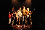 Die Band Zu Gast - Alexander Hesse, Steffi Höppner, Sven Bönisch und Karsten Bothe (v.l.n.r.) - nach ihrem Auftritt beim Jugendkonzert im alten Kino von Charleville Mezieres (Foto: P. Grabe|Stadtverwaltung Nordhausen) Die Band Zu Gast - Alexander Hesse, Steffi Höppner, Sven Bönisch und Karsten Bothe (v.l.n.r.) - nach ihrem Auftritt beim Jugendkonzert im alten Kino von Charleville Mezieres (Foto: P. Grabe|Stadtverwaltung Nordhausen)
