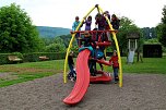 Neue Spielgeräte für Sollstedter Grundschule (Foto: Bernd Peter) Neue Spielgeräte für Sollstedter Grundschule (Foto: Bernd Peter)