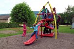 Neue Spielgeräte für Sollstedter Grundschule (Foto: Bernd Peter) Neue Spielgeräte für Sollstedter Grundschule (Foto: Bernd Peter)