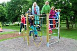 Neue Spielgeräte für Sollstedter Grundschule (Foto: Bernd Peter) Neue Spielgeräte für Sollstedter Grundschule (Foto: Bernd Peter)