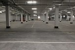 Blick ins Innere: Parkdeck im Untergeschoss (Foto: nnz)
