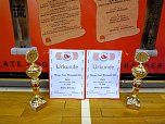 Pokale und Urkunden (Foto: S. Schr&ouml;ter)