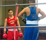 Volle Konzentration: Im Finale standen sich Patrick Esther (NSV/rotes Dress) und der Eichsfelder Angelo Schenk gegenüber. (Foto: Sandra Arm) Volle Konzentration: Im Finale standen sich Patrick Esther (NSV/rotes Dress) und der Eichsfelder Angelo Schenk gegenüber. (Foto: Sandra Arm)