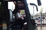 Unterwegs: Jochen Keitel, Chef�des gleichnamigen Unternehmen, am Steuer des Busses. (Foto: Kurt Frank)