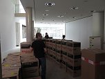 Besuch im B&uuml;rgerhaus: Neue Kartons sind gekommen (Foto: nnz)