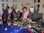 Weihnachtsbasteln mit den "Flinken Nadeln" in Ilfeld (Foto: Manfred Kappler)