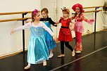 Großer Spaß für die kleinen Tänzerinnen (Foto: Günter Herting) Großer Spaß für die kleinen Tänzerinnen (Foto: Günter Herting)