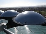 Besuch der Anlage: Kuppeln der G&auml;rrestebeh&auml;lter (Foto: nnz)