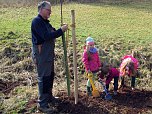 Pflanzaktion in Neustadt (Foto: Anett Papke) Pflanzaktion in Neustadt (Foto: Anett Papke)