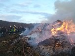 Osterfeuer in Neustadt (Foto: Angelo Glashagel)