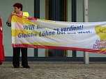 Protest der Besch&auml;ftigten (Foto: Harald Buntfu&szlig;)